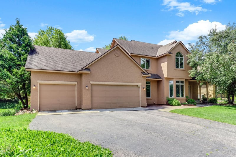 2413 Bridle Creek Trl, Chanhassen, MN 55317