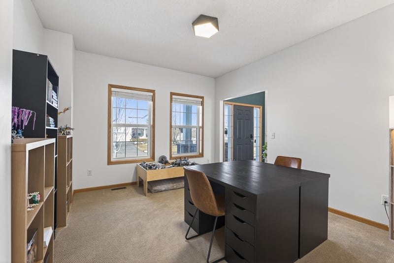 9465 Glacier Rd, Minnetrista, MN 55375