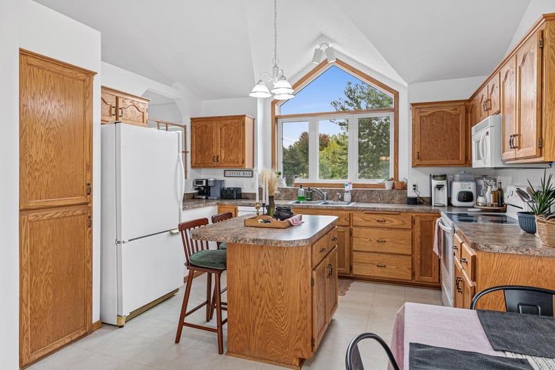 23368 Jonquil St NW, Saint Francis, MN 55070