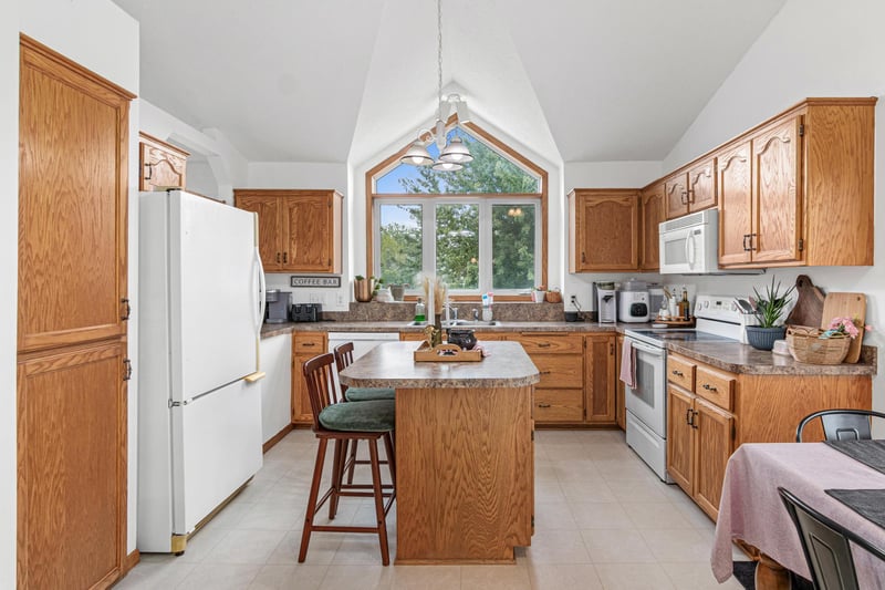 23368 Jonquil St NW, Saint Francis, MN 55070