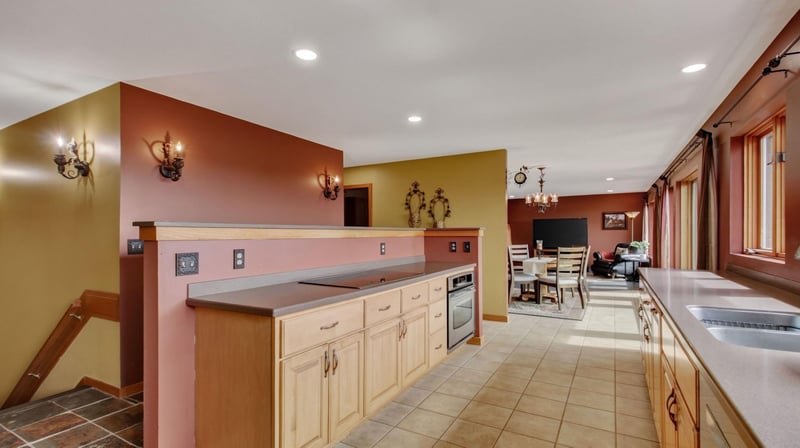 445 E Woodridge Dr, Eau Claire, WI 54701