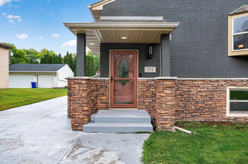 1518 Pacific St, Saint Paul, MN 55106