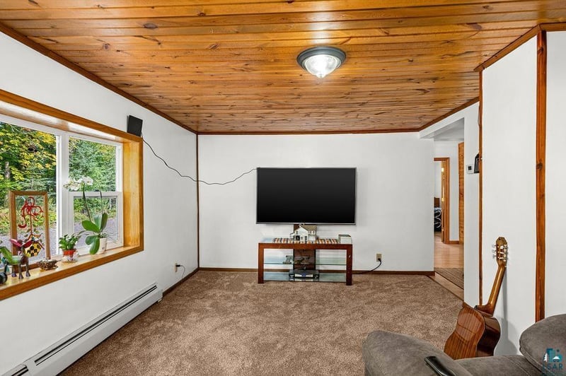 5466 Jean Duluth Rd, Duluth, MN 55803