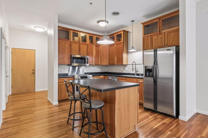 270 4th St E #307, Saint Paul, MN 55101