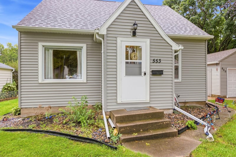 553 Prospect St NE, Hutchinson, MN 55350