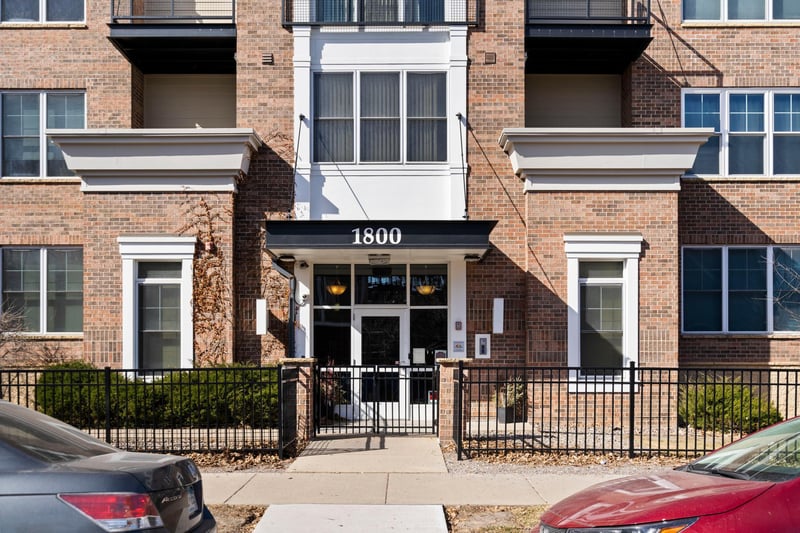 1800 Clinton Ave #407, Minneapolis, MN 55404