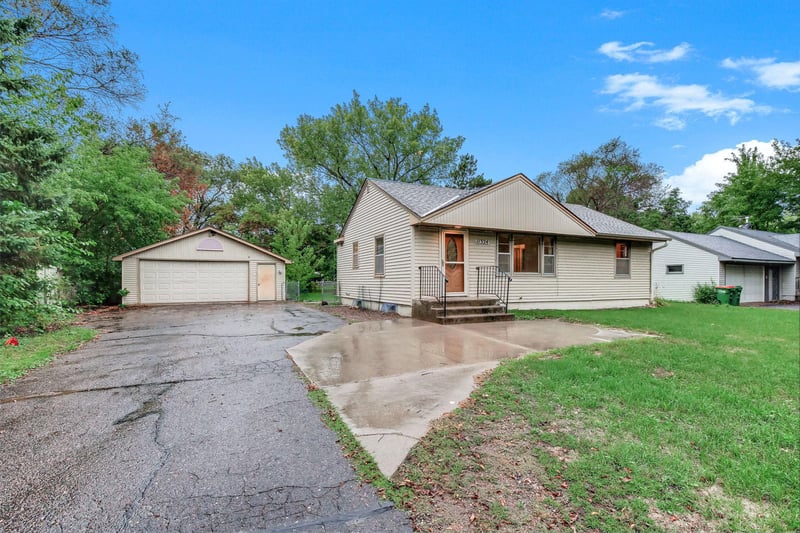 11324 Quinn St NW, Coon Rapids, MN 55433