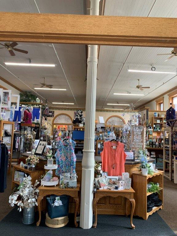 51 E 3rd St, Winona, MN 55987