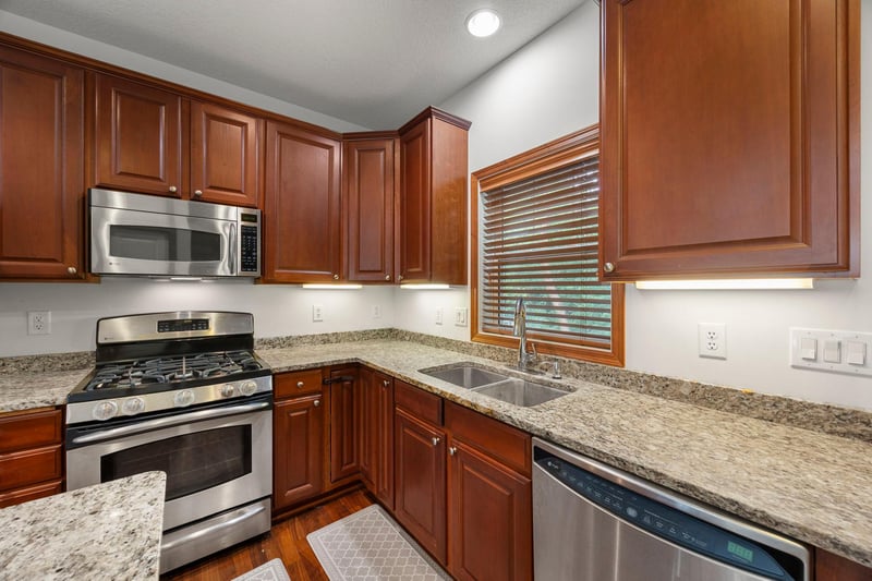 4022 Cedar Grove Ln, Eagan, MN 55122
