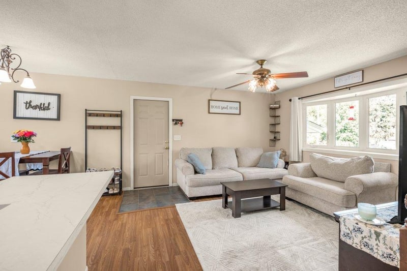 1808 W River St, Monticello, MN 55362