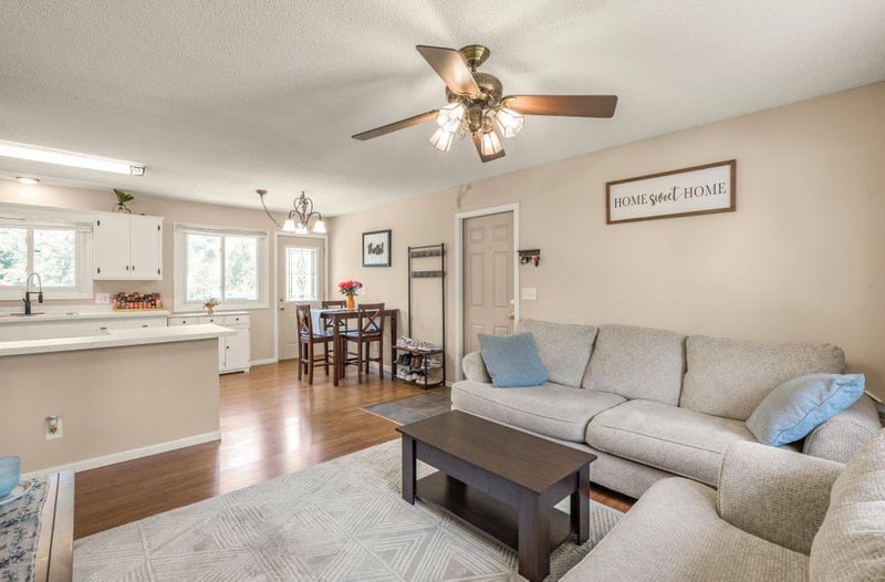 1808 W River St, Monticello, MN 55362