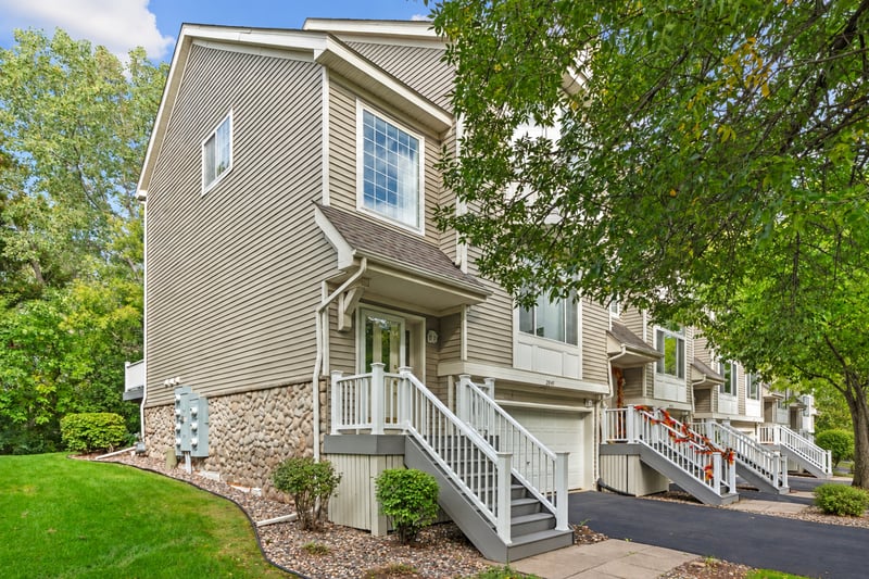 8841 Brunswick Pa, Inver Grove Heights, MN 55076