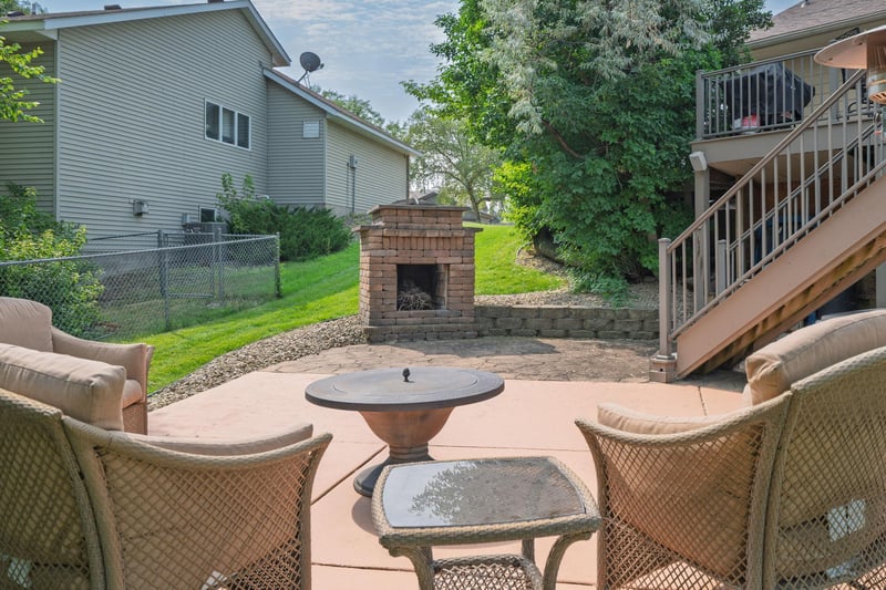 16185 Inglewood Dr, Lakeville, MN 55044
