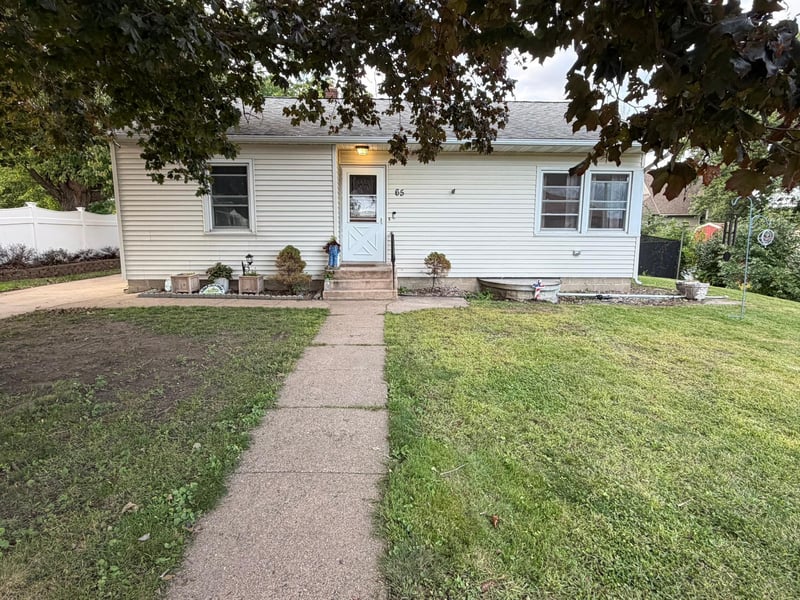 65 1st St SE, Elgin, MN 55932