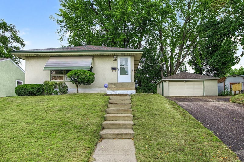 830 Pedersen St, Saint Paul, MN 55119