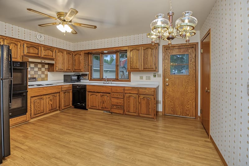 830 Pedersen St, Saint Paul, MN 55119