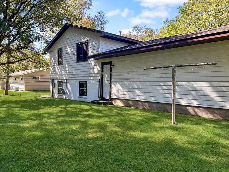 814 10th St SW, Wadena, MN 56482
