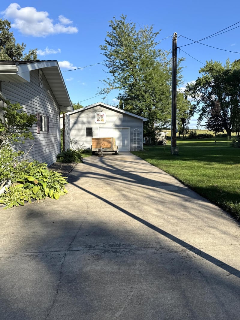 1655 Woodcrest Ave, Owatonna, MN 55060