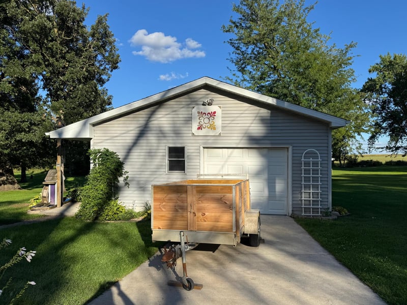 1655 Woodcrest Ave, Owatonna, MN 55060