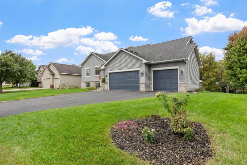 19383 Embers Ave, Farmington, MN 55024