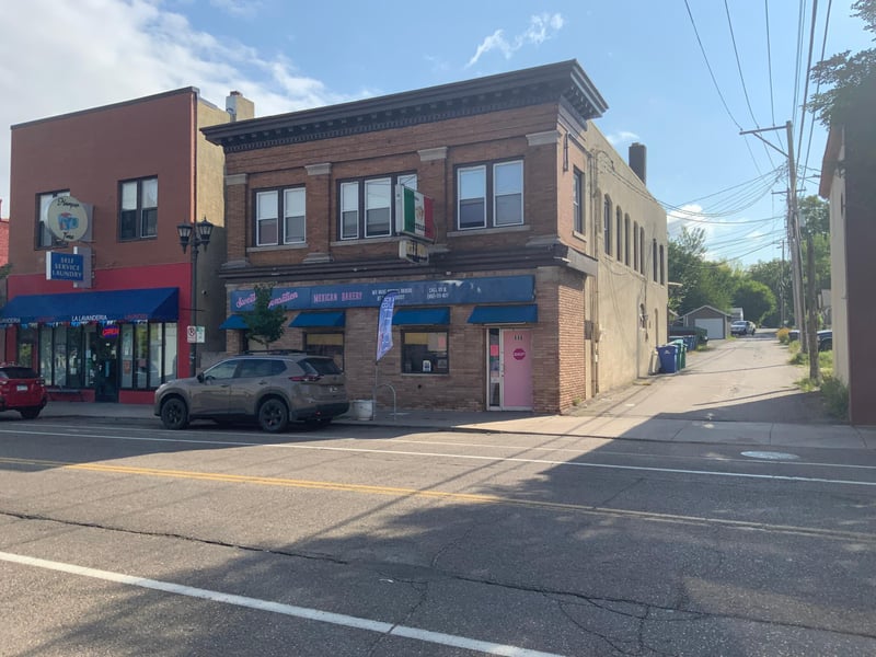 886 Payne Ave, Saint Paul, MN 55130