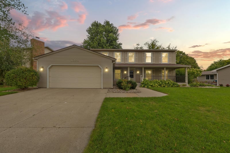 1029 Oak Terrace Dr, North Mankato, MN 56003
