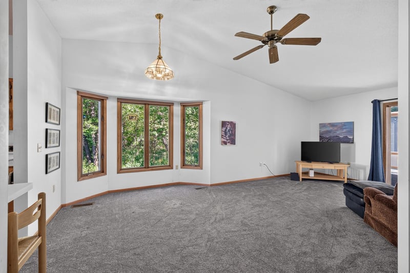 8709 Norway St NW, Coon Rapids, MN 55433