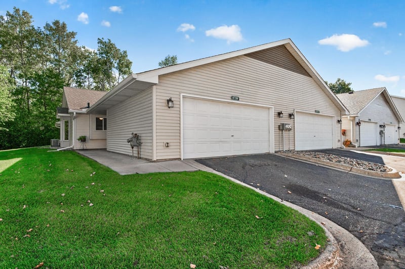 8709 Norway St NW, Coon Rapids, MN 55433