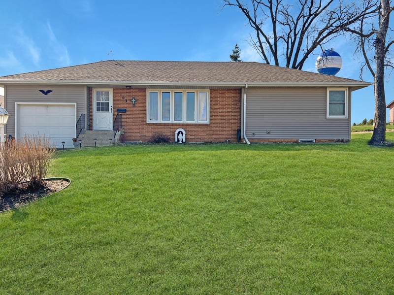 103 Montgomery St, Welcome, MN 56181