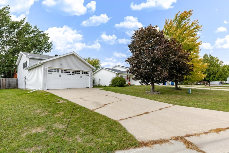 2909 29th Avenue Cir S, Moorhead, MN 56560
