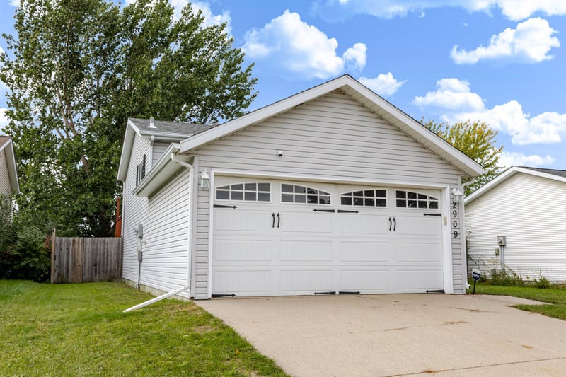 2909 29th Avenue Cir S, Moorhead, MN 56560