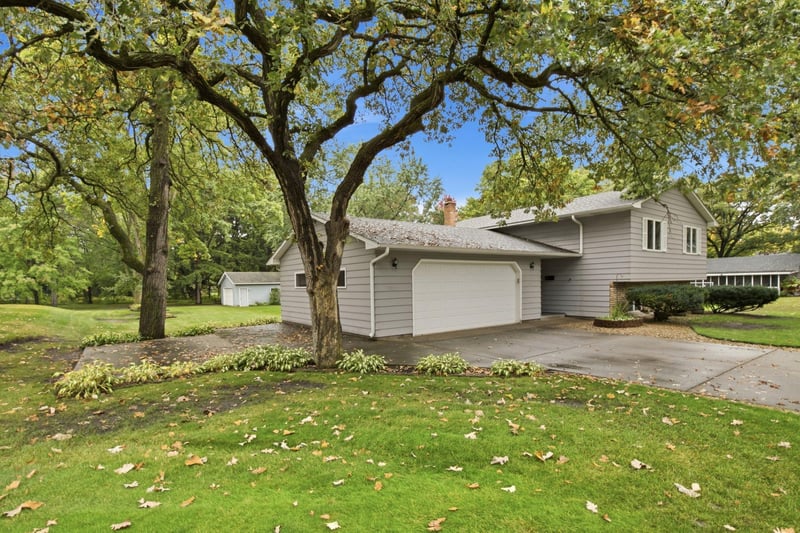 424 5th St S, Sauk Rapids, MN 56379