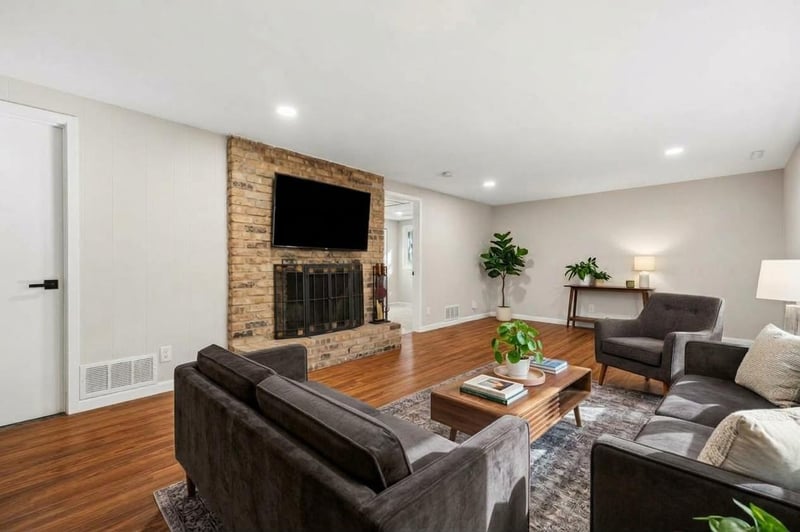 4335 Briarwood Dr, Minnetonka, MN 55343