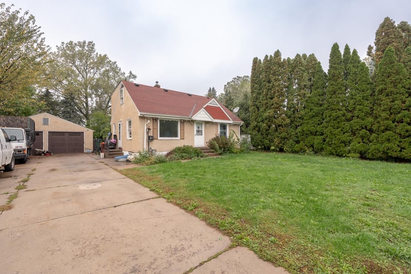 1809 Jackson St, Maplewood, MN 55117