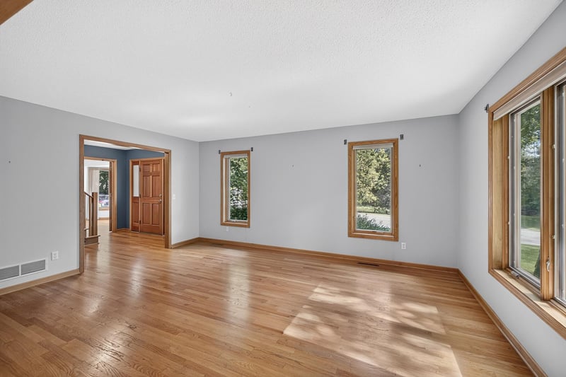 4840 Sparrow Rd, Minnetonka, MN 55345