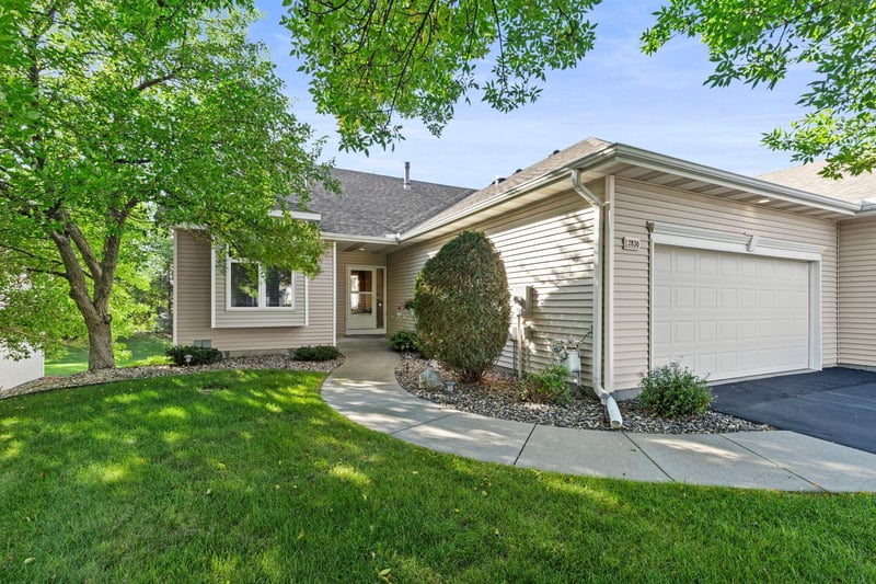 2830 Boulder Dr, Burnsville, MN 55337