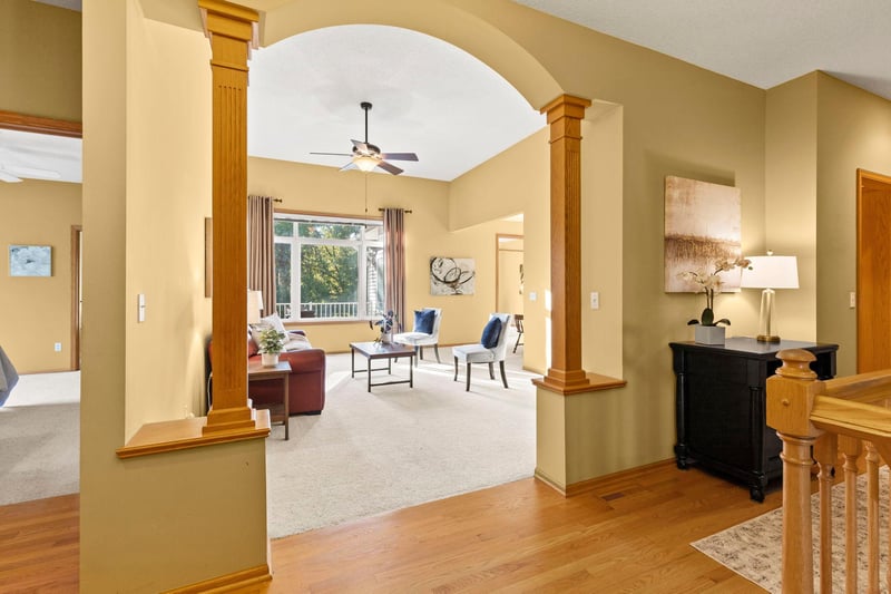 2830 Boulder Dr, Burnsville, MN 55337