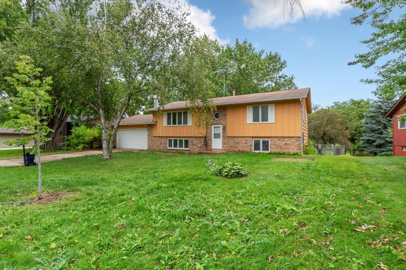 1513 Eisenhower Ct, Northfield, MN 55057