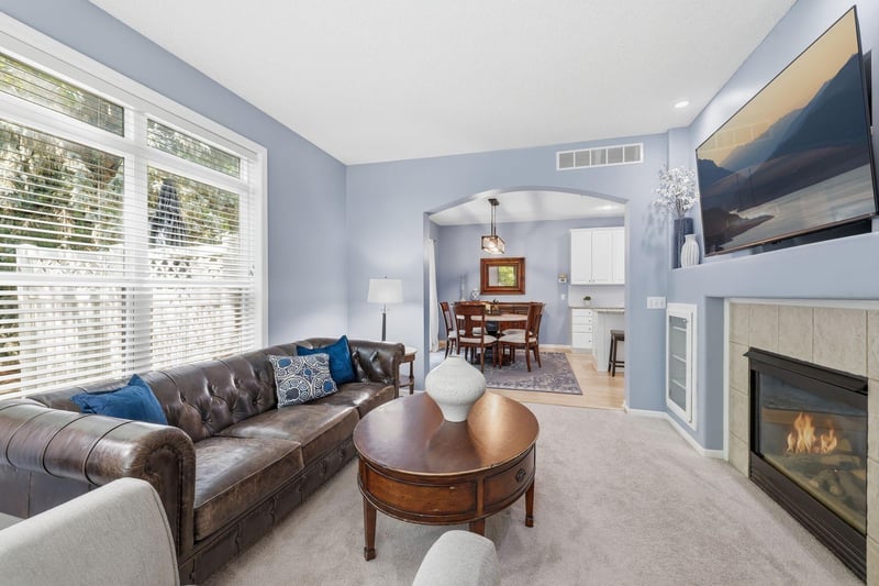 10100 Bridgehill Ter, Eden Prairie, MN 55347
