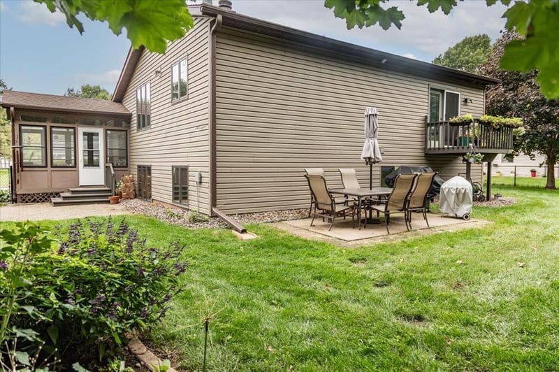 2925 Plum Tree Cir S, Menomonie, WI 54751