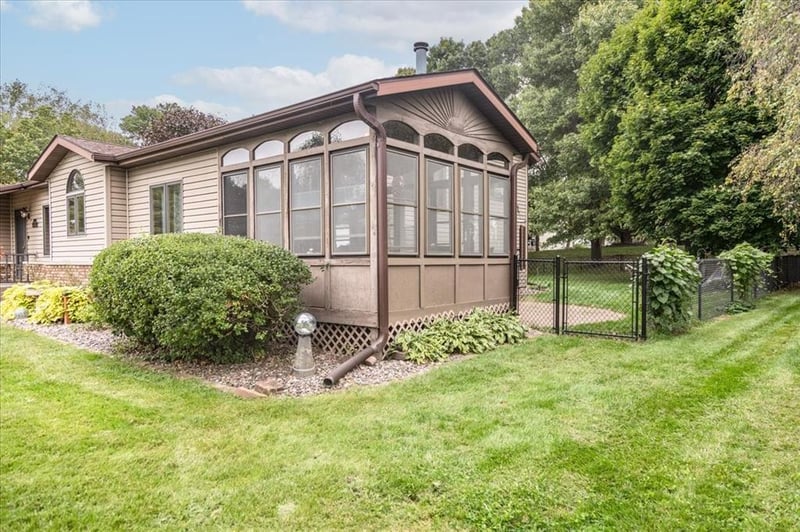 2925 Plum Tree Cir S, Menomonie, WI 54751