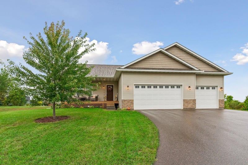 663 Alaska Pl, Cambridge, MN 55008