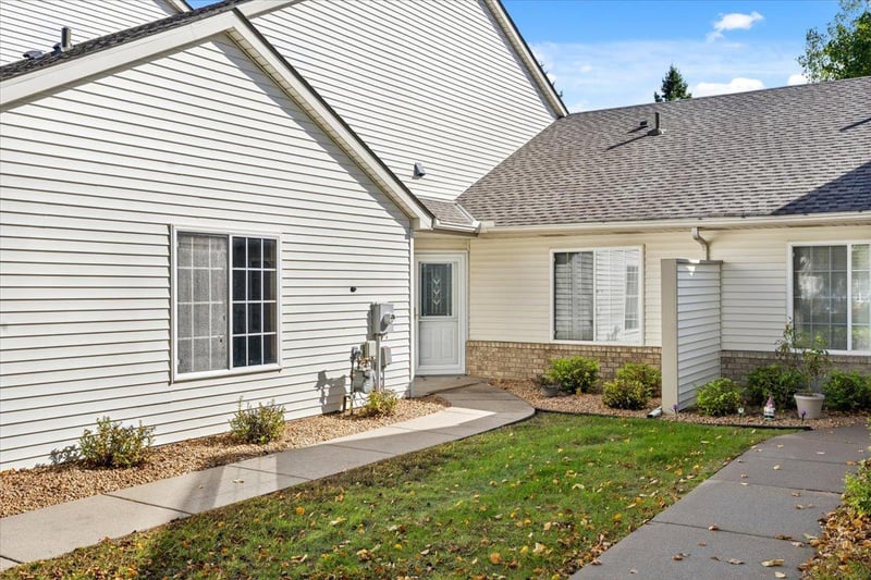 7987 Forest Blvd #F, Woodbury, MN 55125