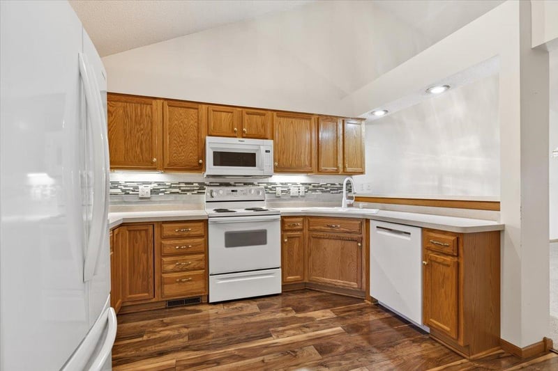 7987 Forest Blvd #F, Woodbury, MN 55125