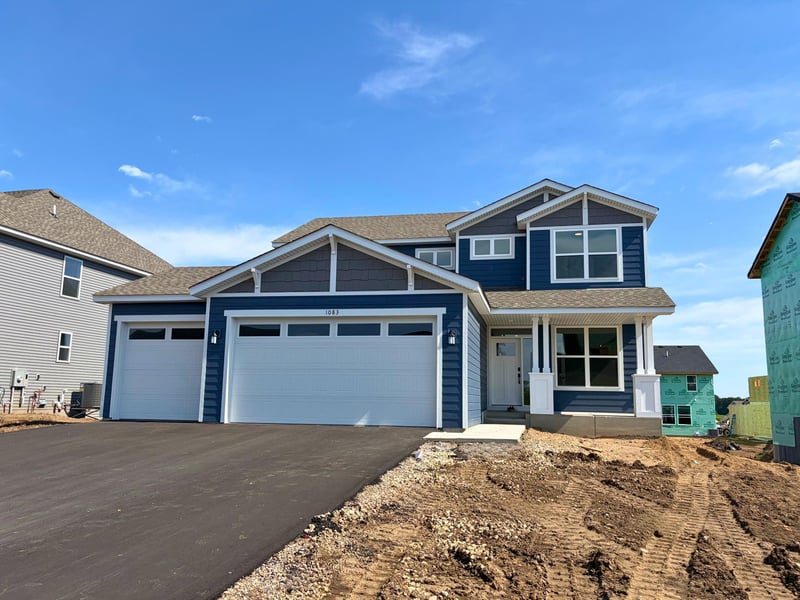 1083 Adamstown Dr, Rosemount, MN 55068