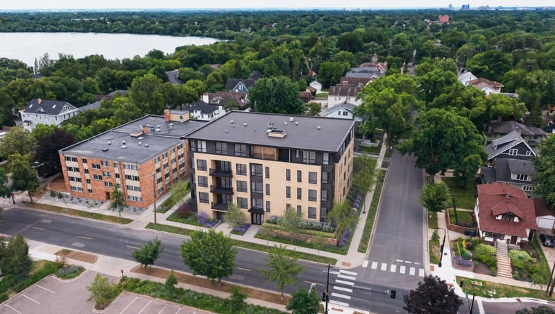 2825 W 44th St #1, Minneapolis, MN 55410