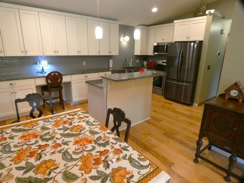 2456 Grenadier Ave N, Oakdale, MN 55128