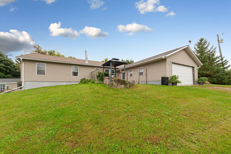 4052 108th St SE, Blooming Prairie, MN 55917