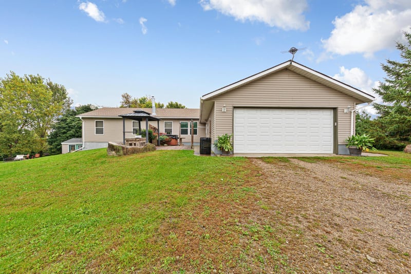 4052 108th St SE, Blooming Prairie, MN 55917