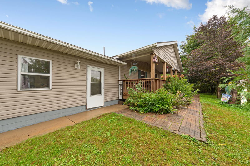 4052 108th St SE, Blooming Prairie, MN 55917